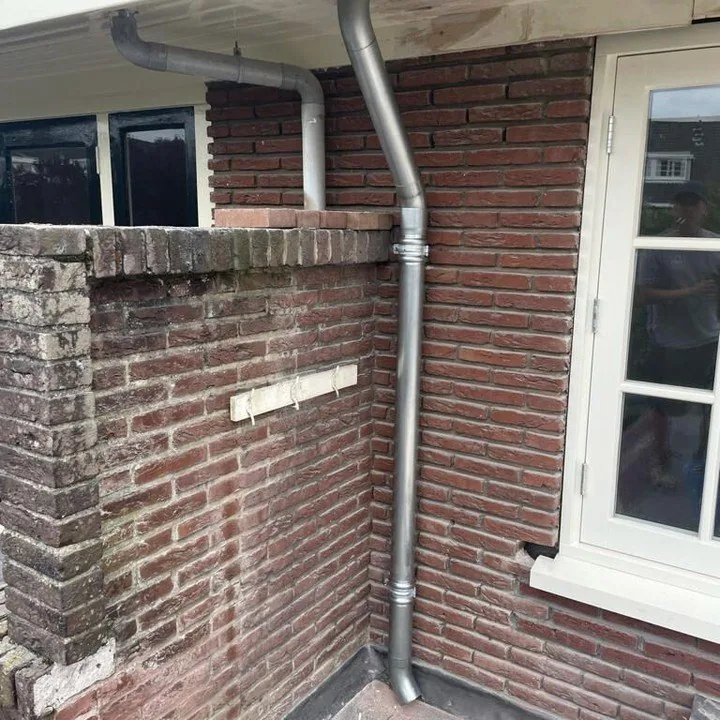 Hemelwaterafvoer bij bestaand metselwerk