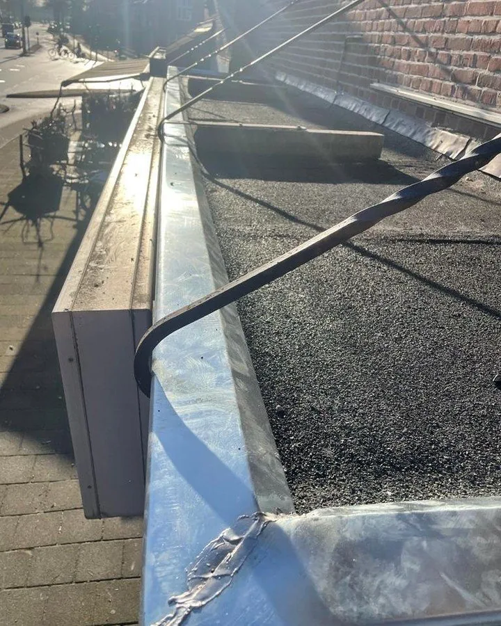 Hoekdetail van de dakrand